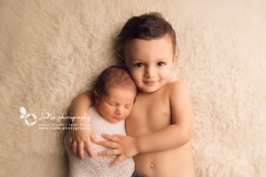 Vancouver Newborn Photography - Serene siblings