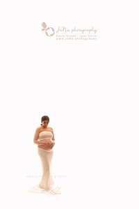 Vancouver_maternity_photographer_jana_photography_white_gown_2