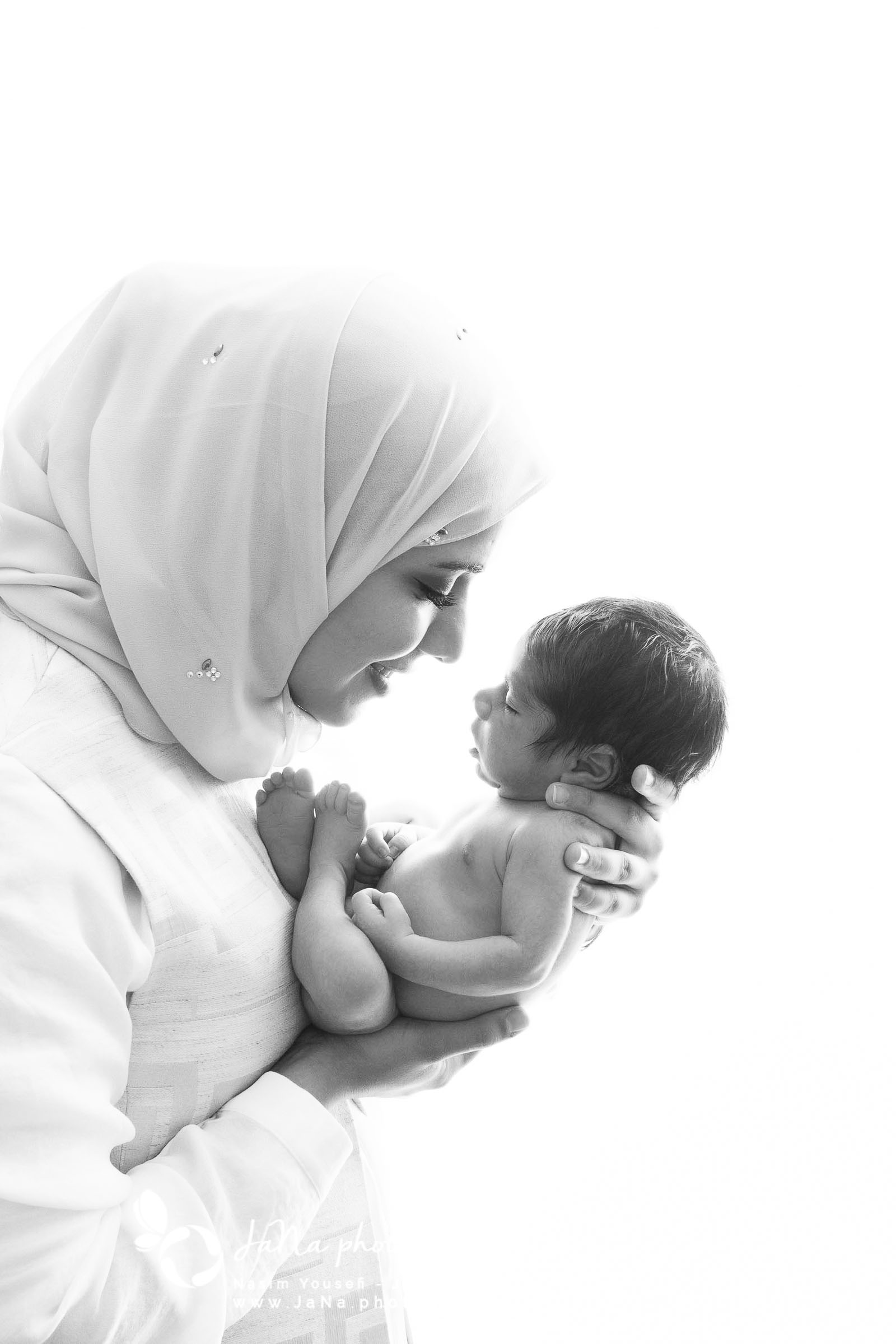 Newborn photography Burnaby _ Mom and Baby _ Black and white