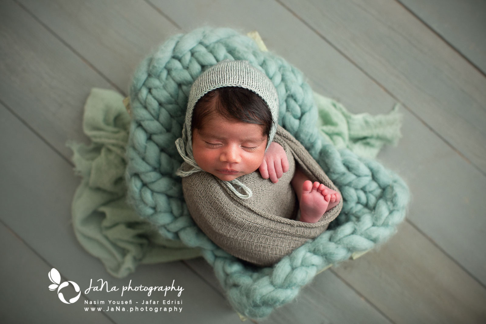 Newborn photography Burnaby - green small bed