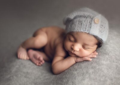 newborn photography naked gray