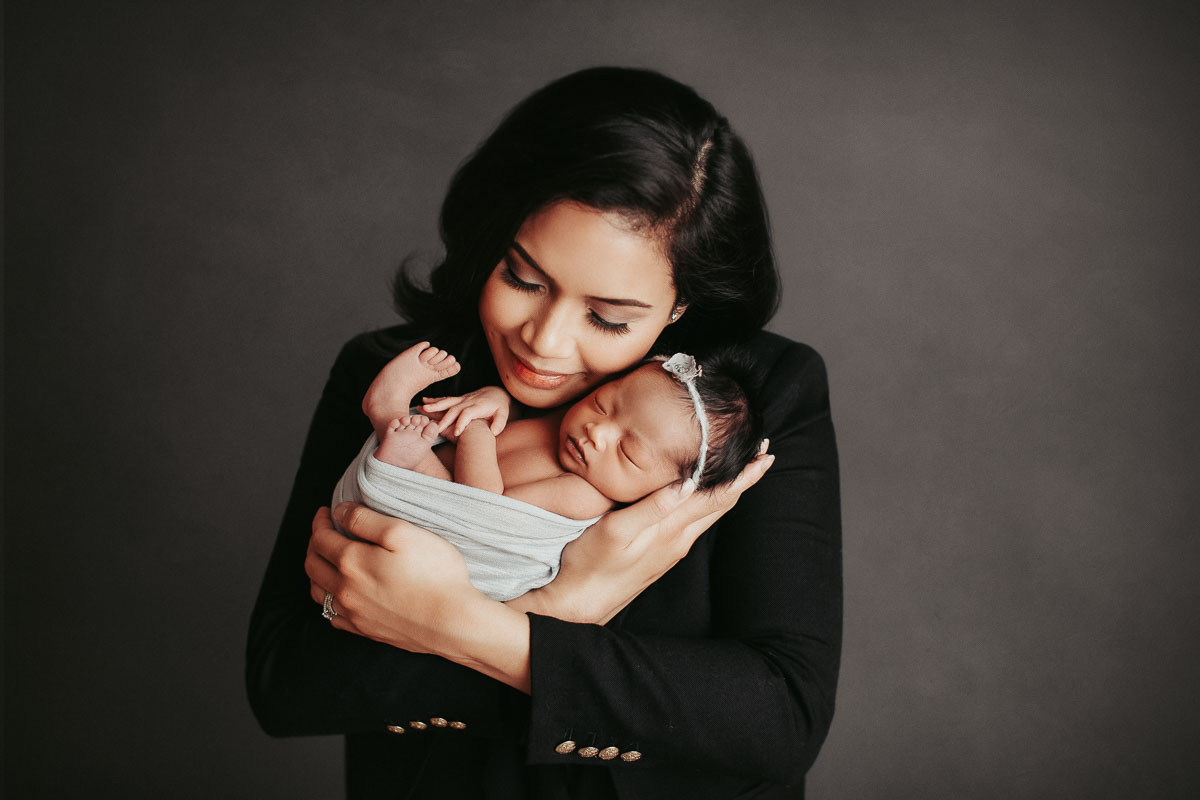newborn photography with mom and baby girl