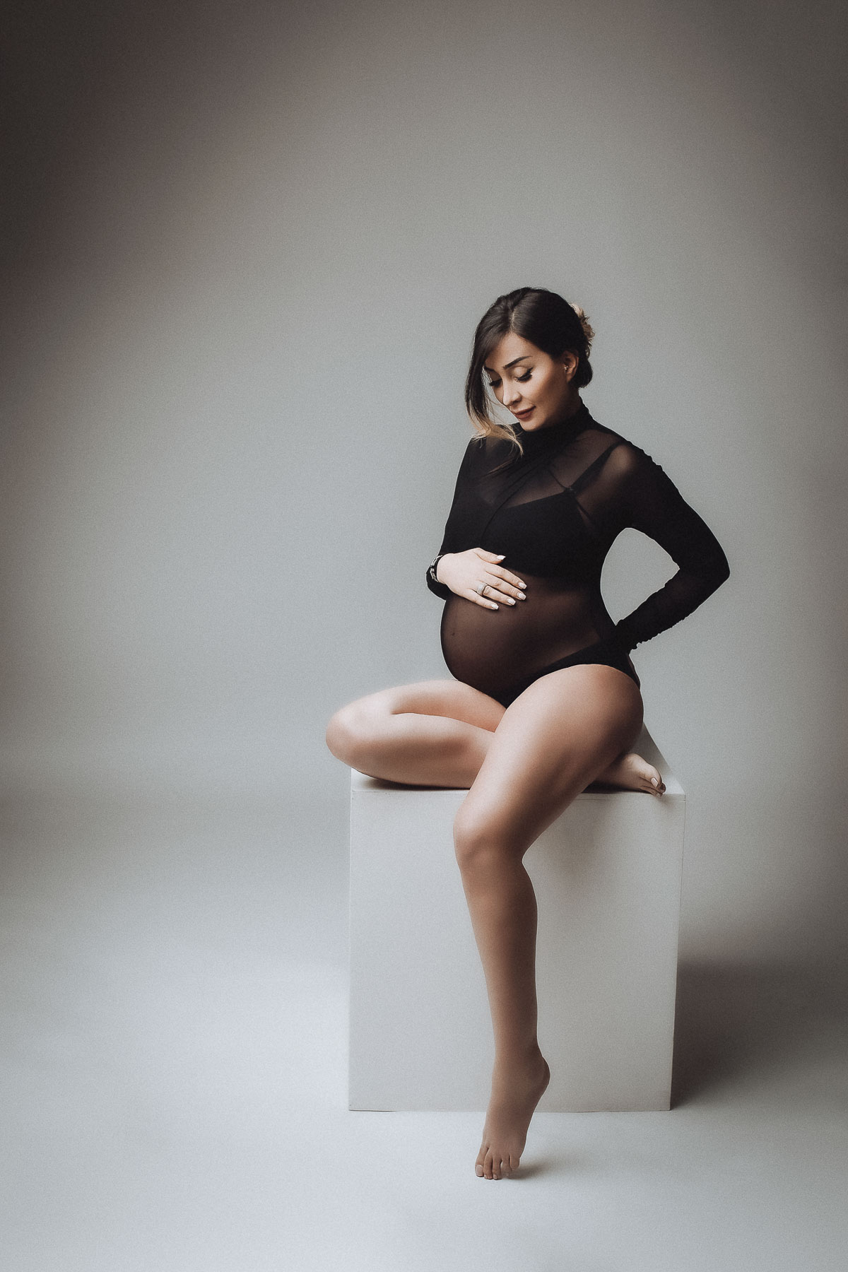 Best pregnancy photo in Vancouver with Maternity BODYSUIT for photoshoot in black