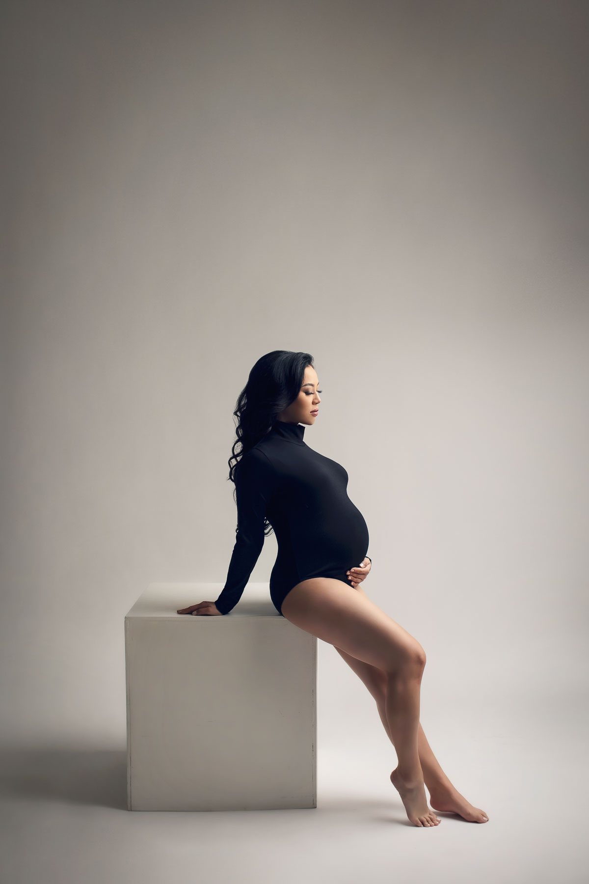 Best pregnancy photo in Vancouver with Maternity BODYSUIT for photoshoot in black artistic and edgy look