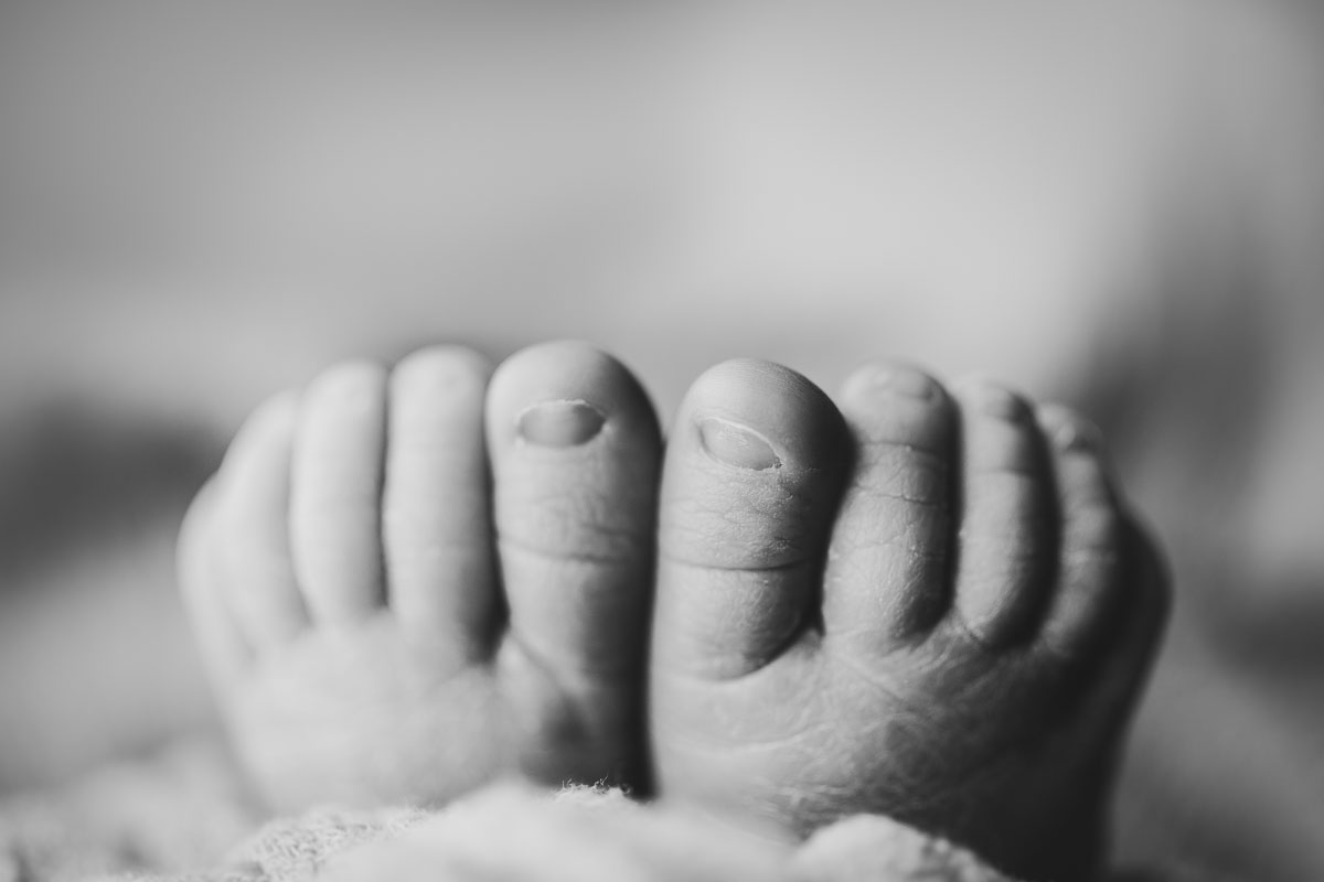 Vancouver - Burnaby and surrey - newborn photography - toes shot with macro lens