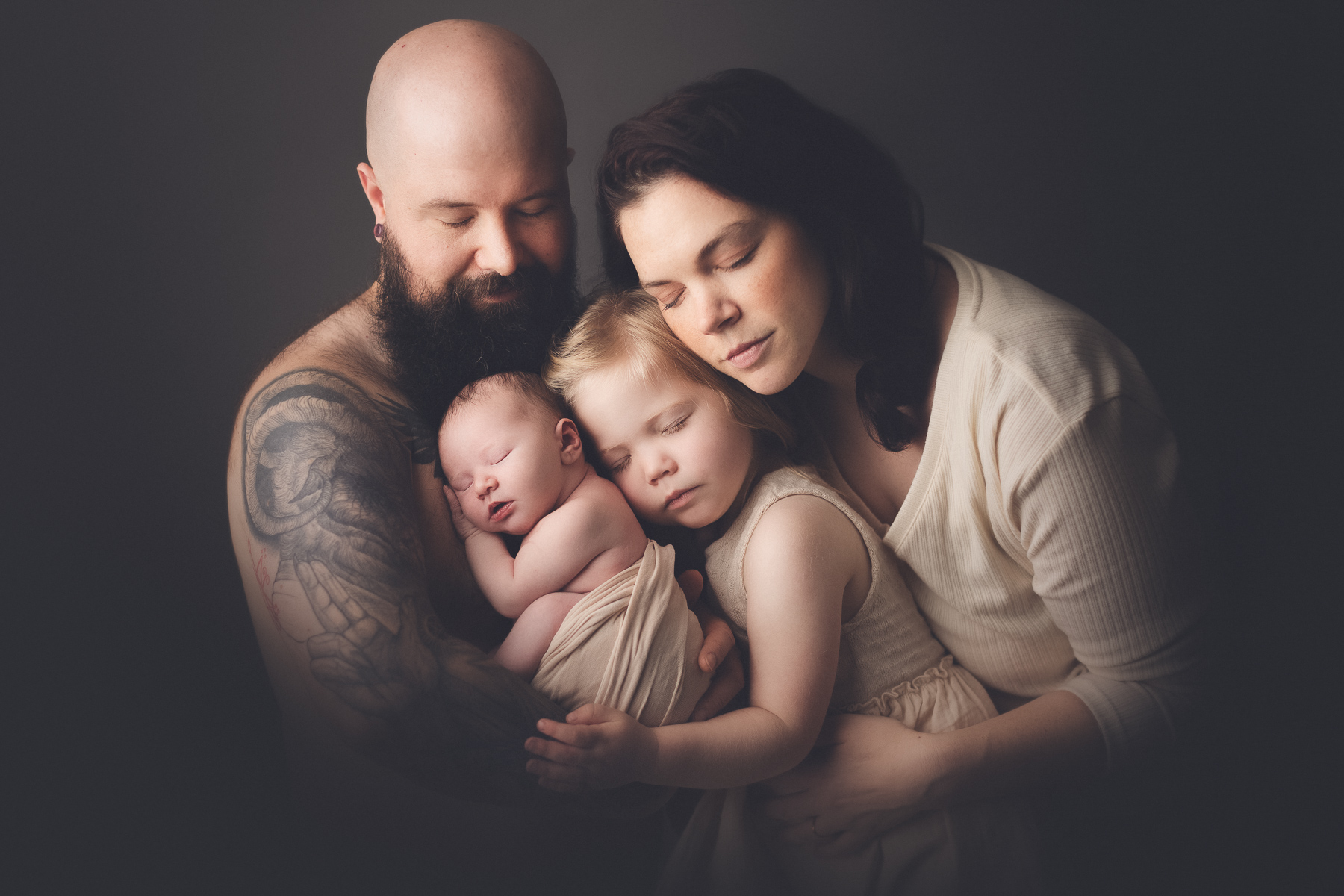 family picture with newborn - best newborn photographer Vancouver, Burnaby, Surrey