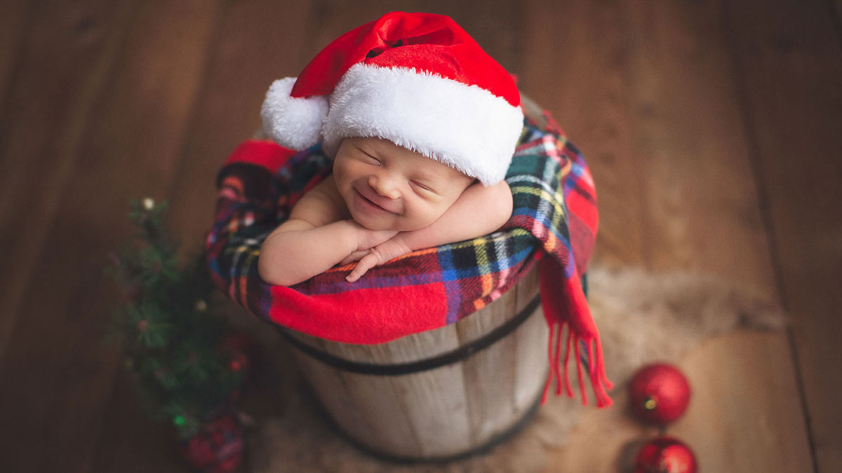newborn photography bucket Christmas - santa